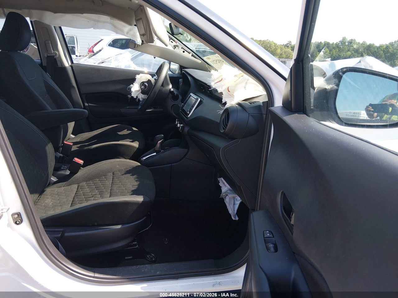 2021 NISSAN KICKS S XTRONIC CVT · 5/10