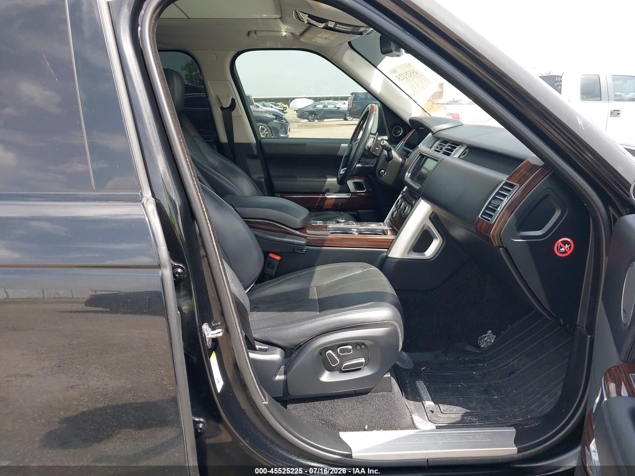 2015 LAND ROVER RANGE ROVER 5.0L V8 SUPERCHARGED · 5/11