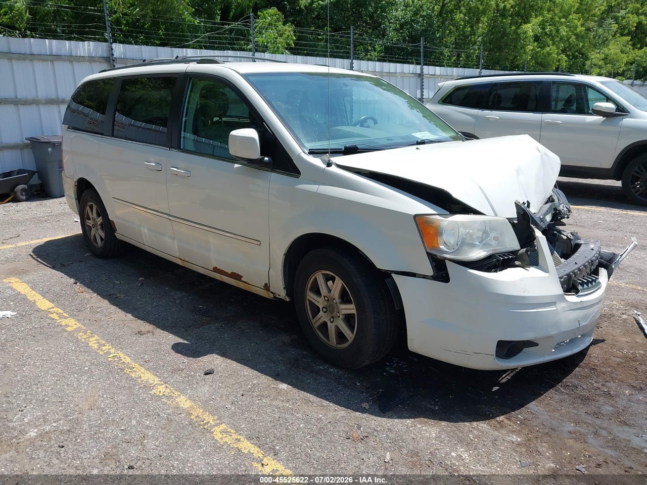 2A4RR5D13AR****** · 2010 CHRYSLER TOWN &amp; COUNTRY TOURING