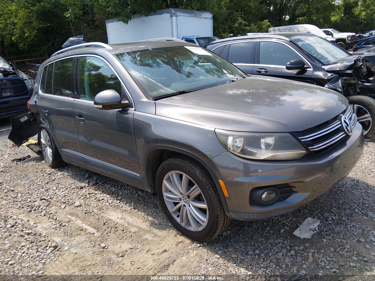 WVGAV7AX5CW****** · 2012 VOLKSWAGEN TIGUAN SE