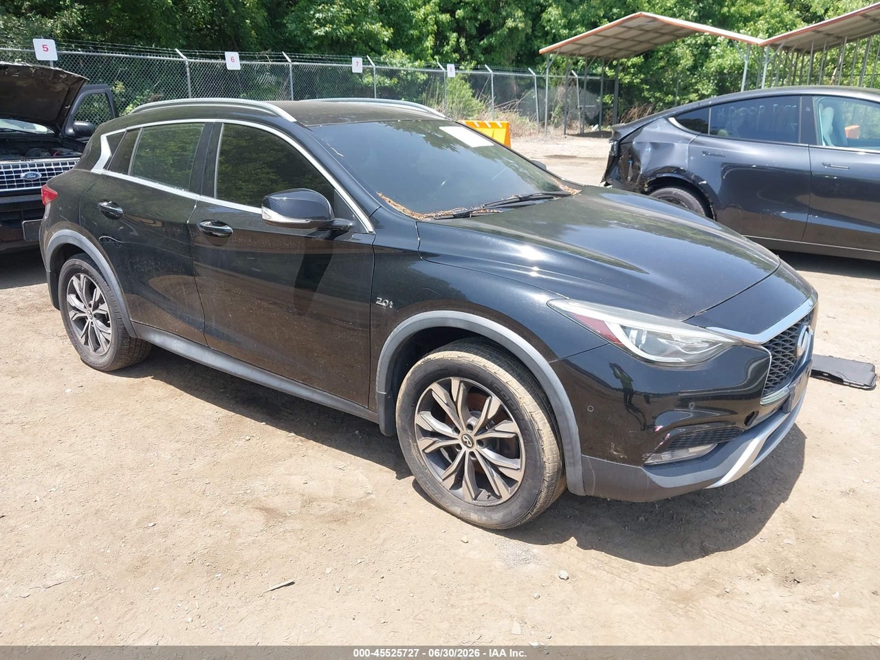 SJKCH5CR4HA****** · 2017 INFINITI QX30 PREMIUM