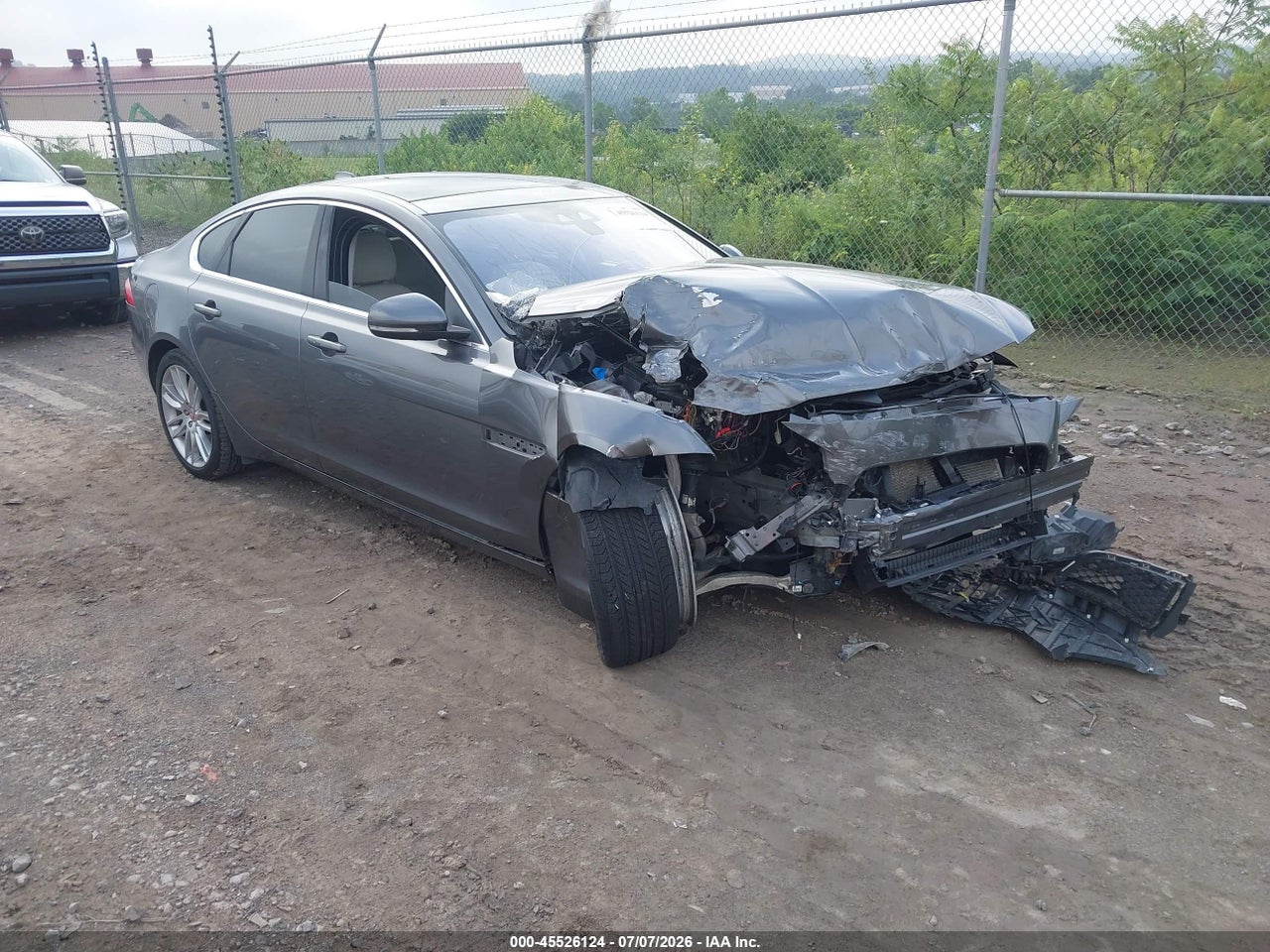 SAJBK4BV4HC****** · 2017 JAGUAR XF 35T PRESTIGE