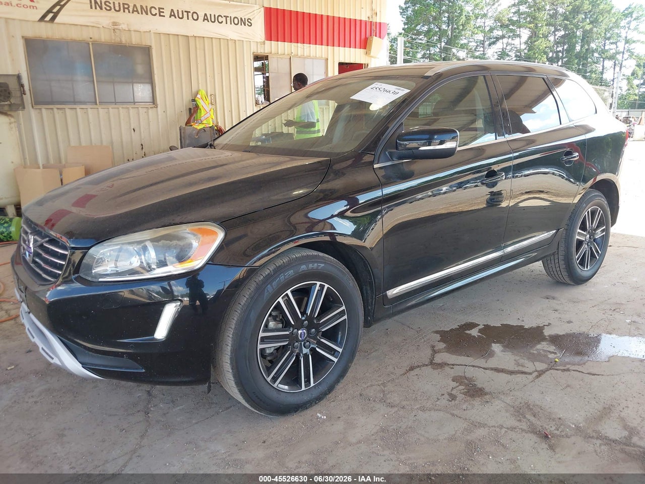 2017 VOLVO XC60 T5 DYNAMIC · 2/5