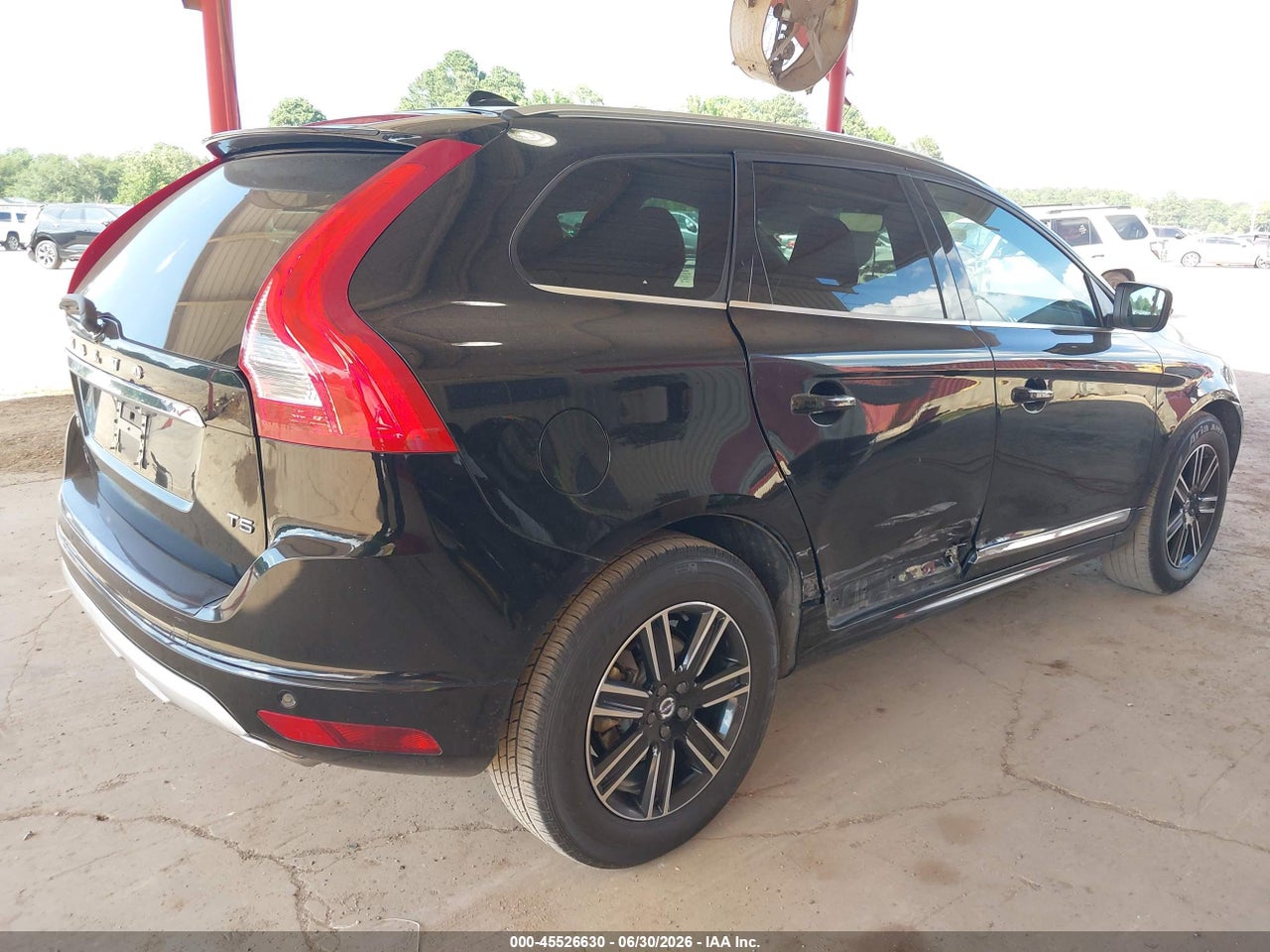 2017 VOLVO XC60 T5 DYNAMIC · 4/5