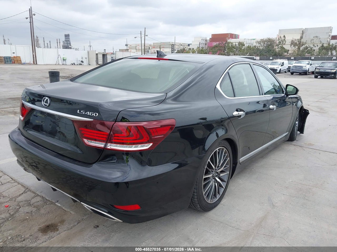 2017 LEXUS LS 460 · 4/11