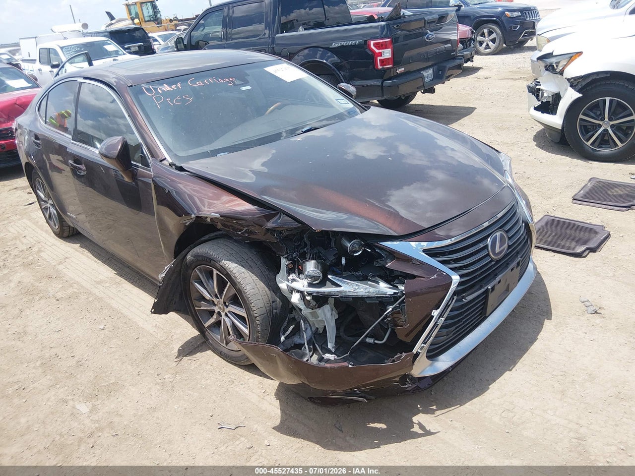 JTHBW1GG2G2****** · 2016 LEXUS ES 300H