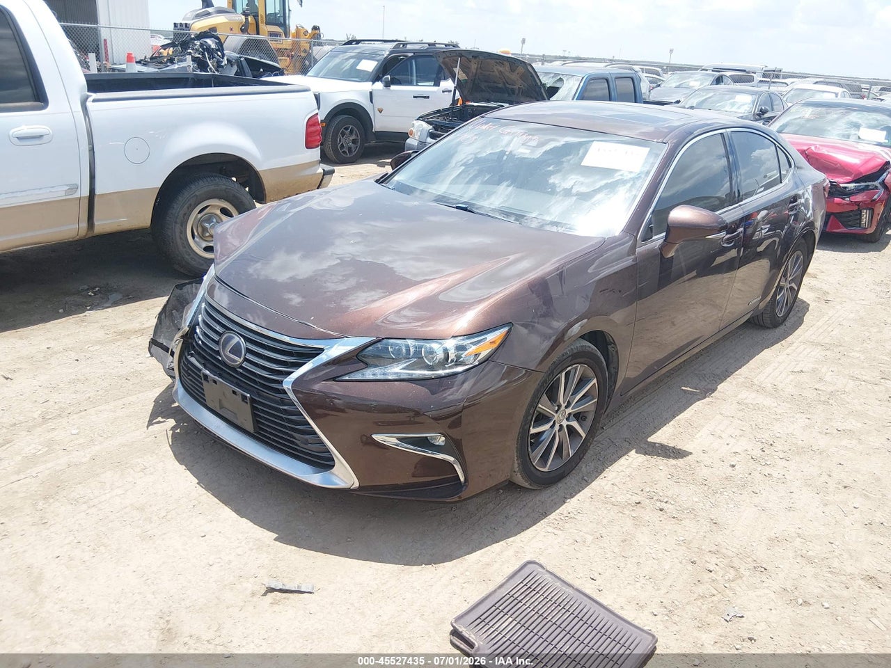 JTHBW1GG2G2****** · 2016 LEXUS ES 300H   · 2/11