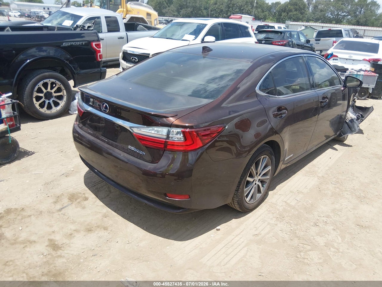JTHBW1GG2G2****** · 2016 LEXUS ES 300H   · 4/11