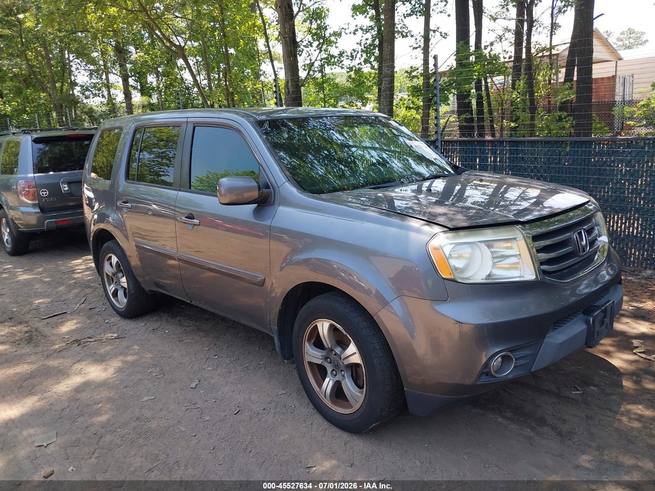 5FNYF3H38FB****** · 2015 HONDA PILOT SE