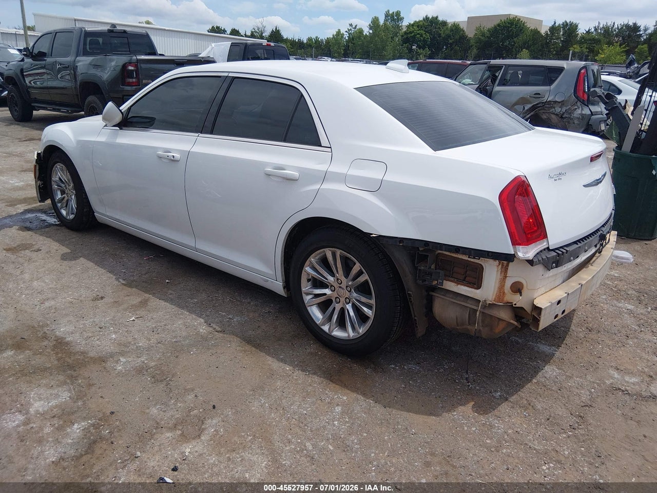 2017 CHRYSLER 300 LIMITED · 3/11