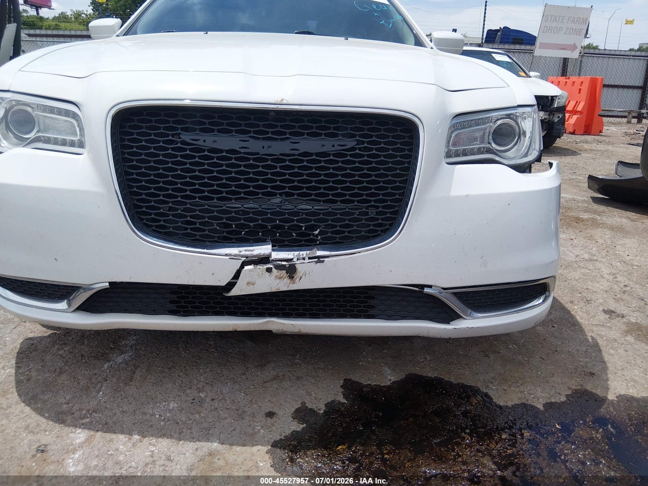 2017 CHRYSLER 300 LIMITED · 6/11