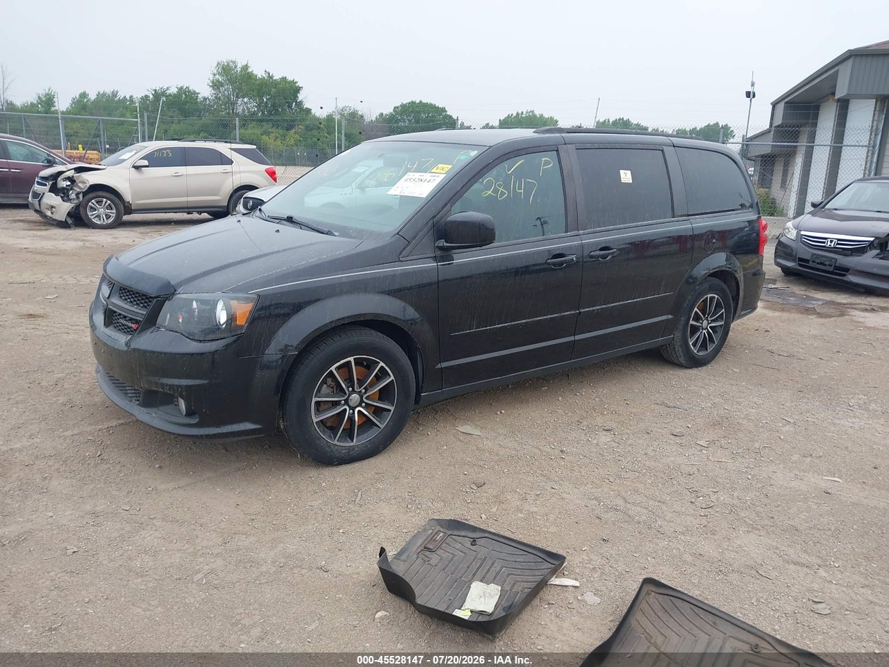 2016 DODGE GRAND CARAVAN R/T · 2/11