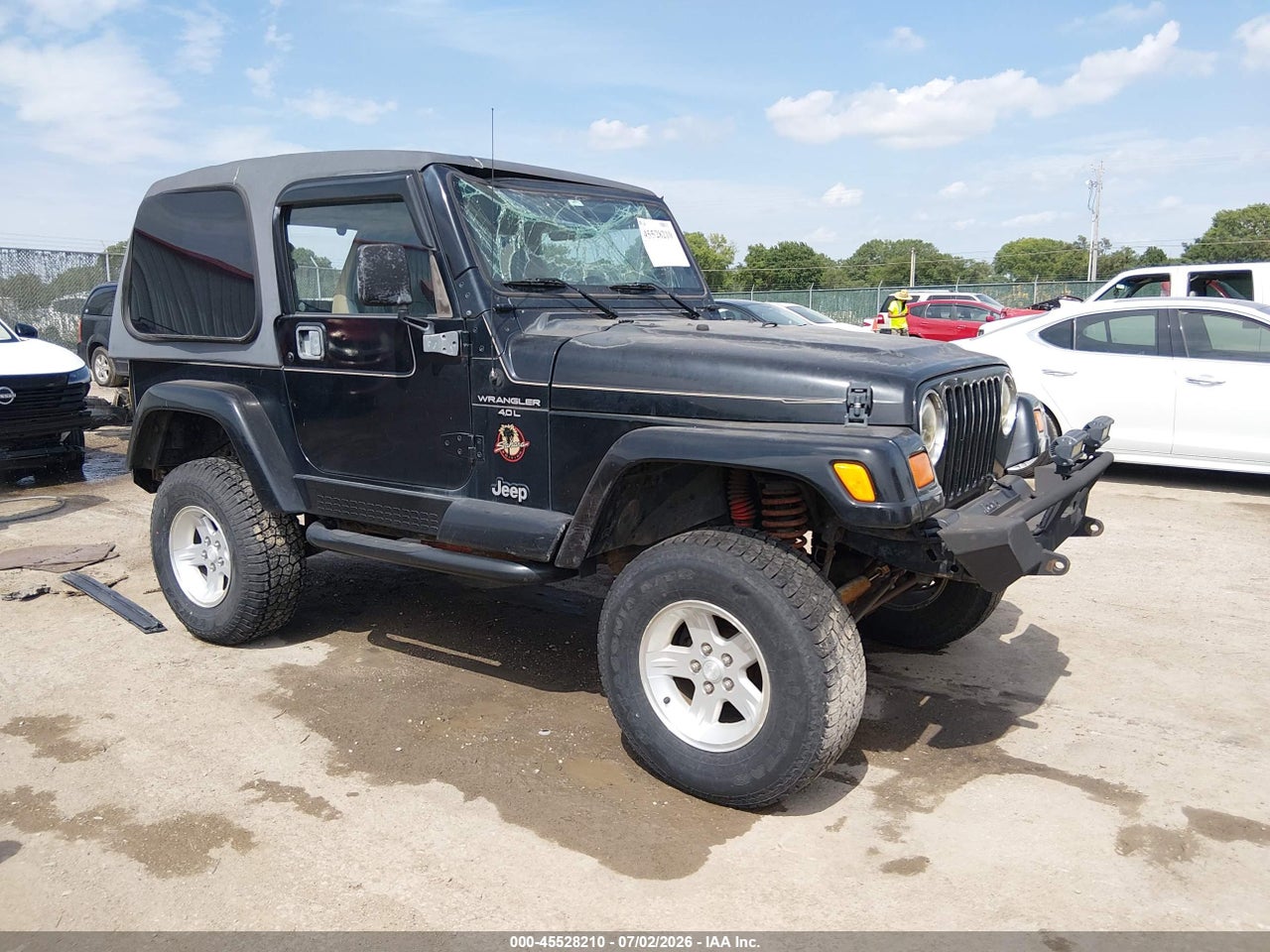 1J4FA59S8YP****** · 2000 JEEP WRANGLER SAHARA