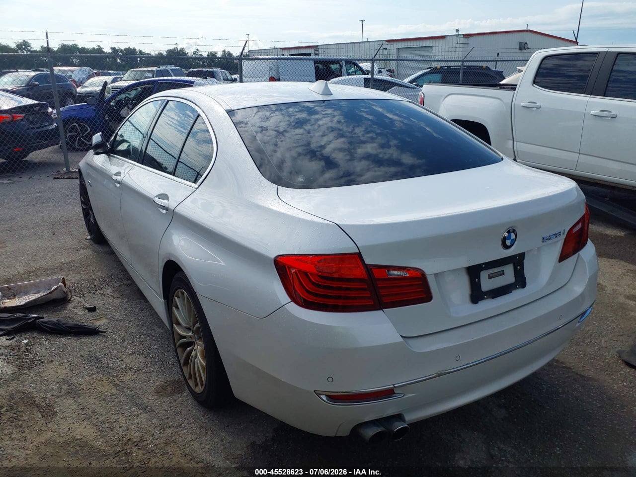 2016 BMW 528I   · 3/11