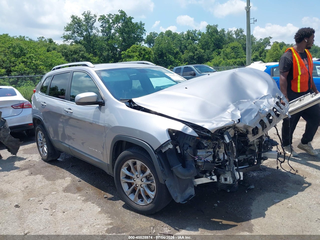 1C4PJLLN4KD****** · 2019 JEEP CHEROKEE LATITUDE PLUS FWD