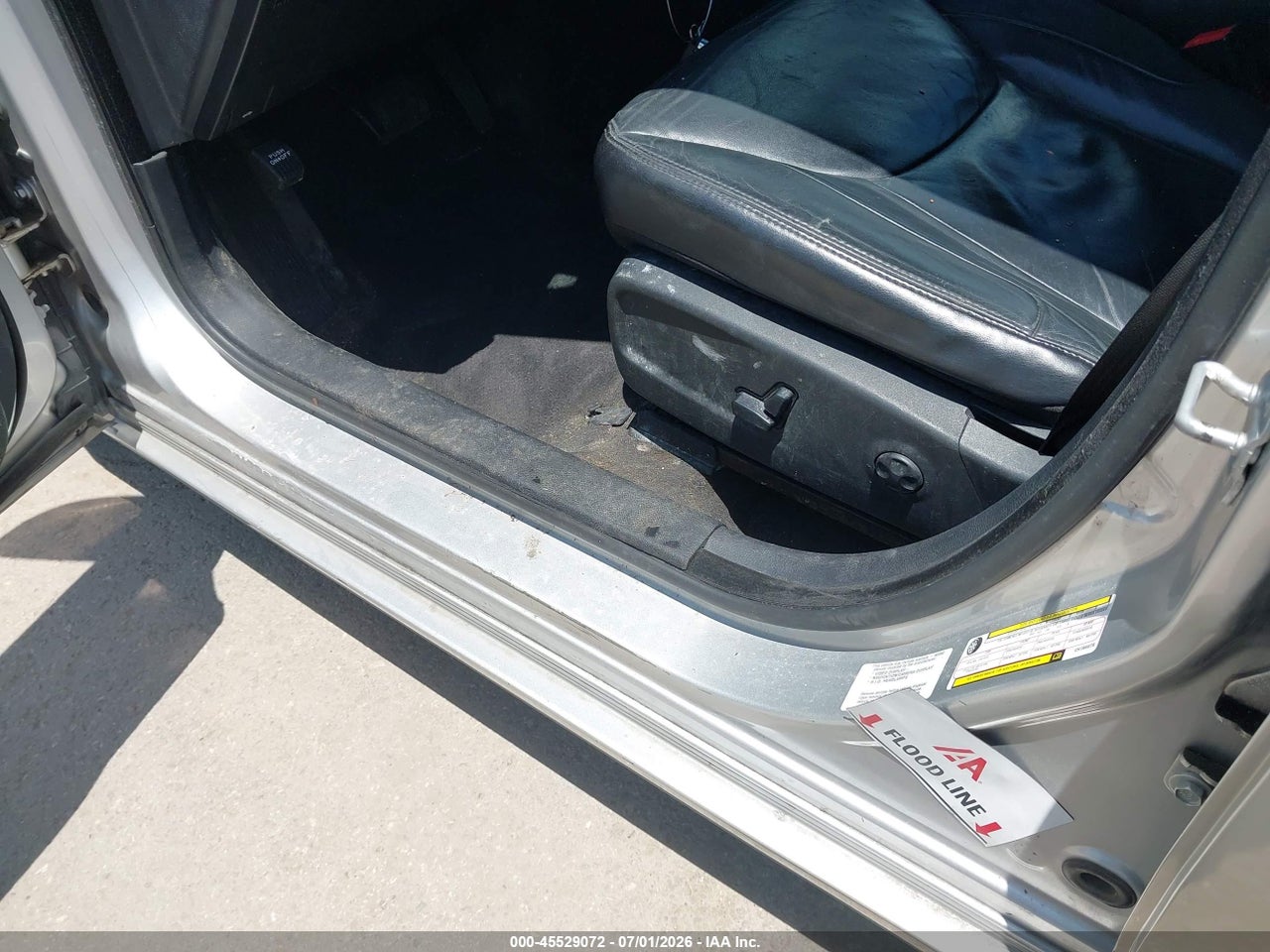 2012 CHRYSLER 300 LIMITED · 6/11