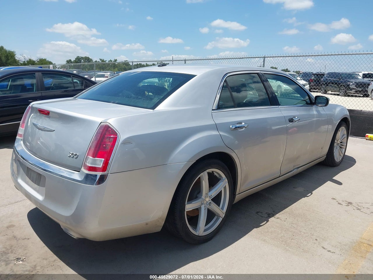 2012 CHRYSLER 300 LIMITED · 4/11