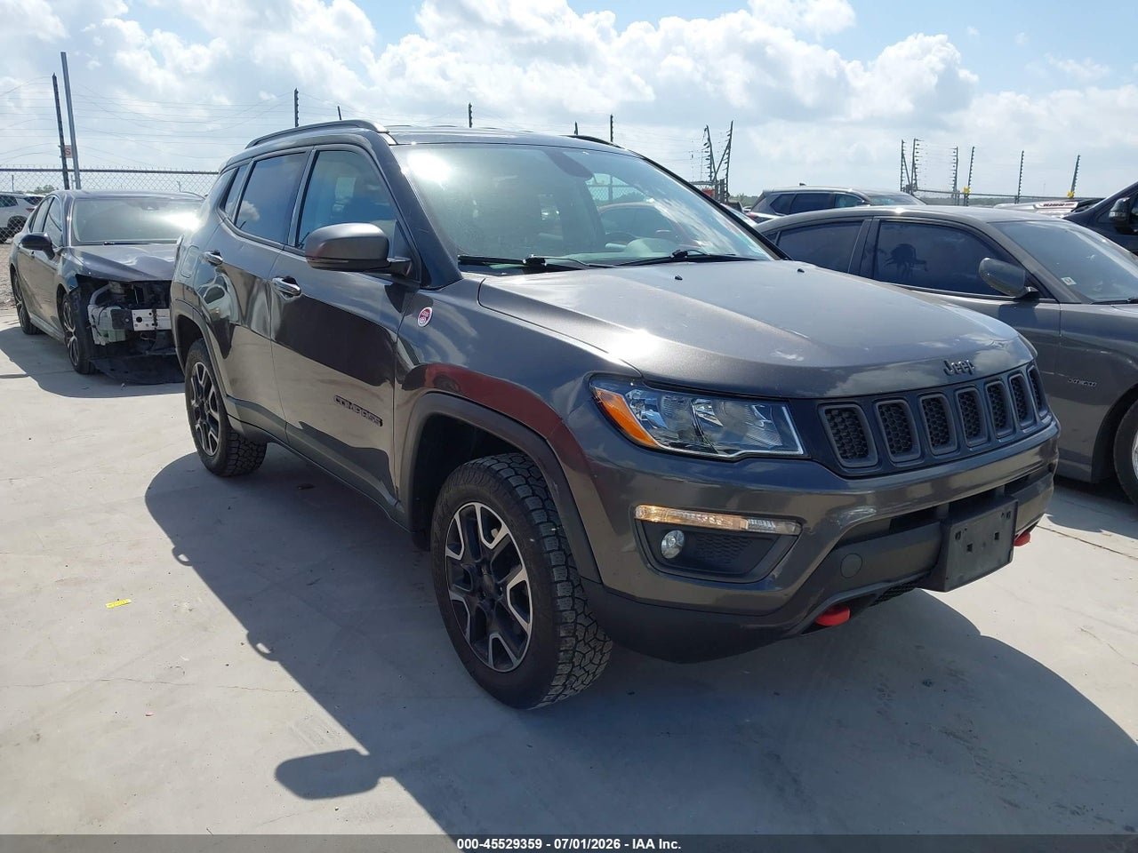 3C4NJDDB3KT****** · 2019 JEEP COMPASS TRAILHAWK 4X4