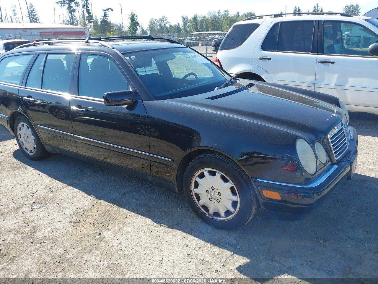 WDBJH65F1WA****** · 1998 MERCEDES-BENZ E 320