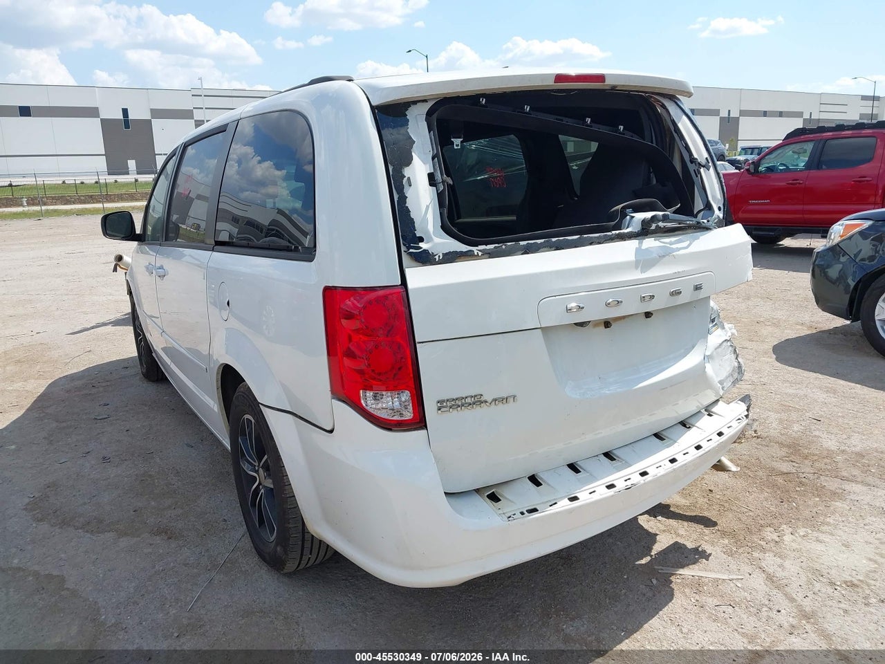 2016 DODGE GRAND CARAVAN R/T · 3/11