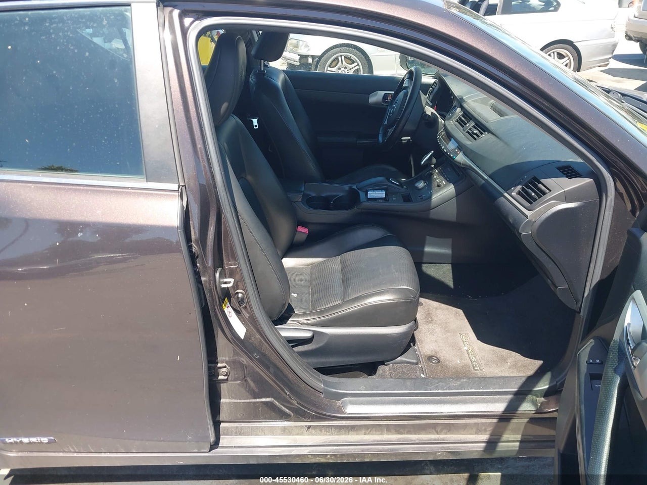 2011 LEXUS CT 200H PREMIUM · 5/11