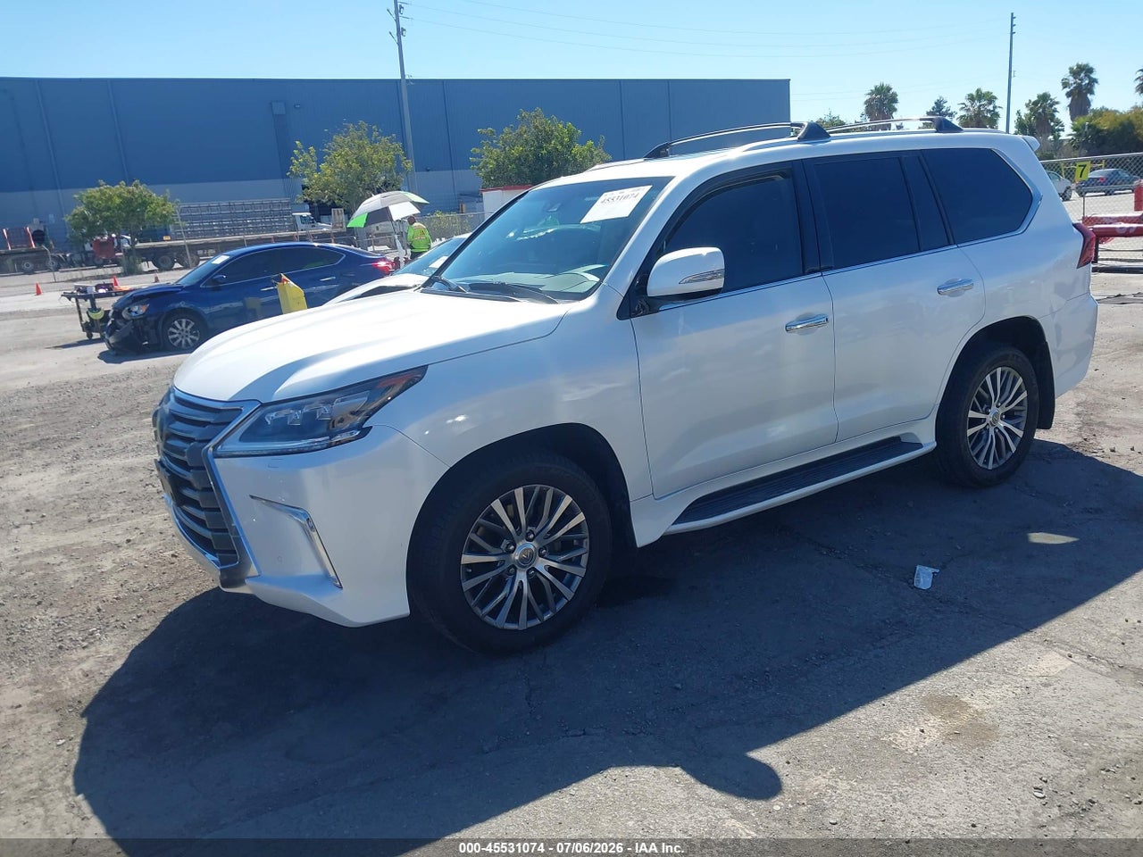 2019 LEXUS LX 570 TWO-ROW · 2/11