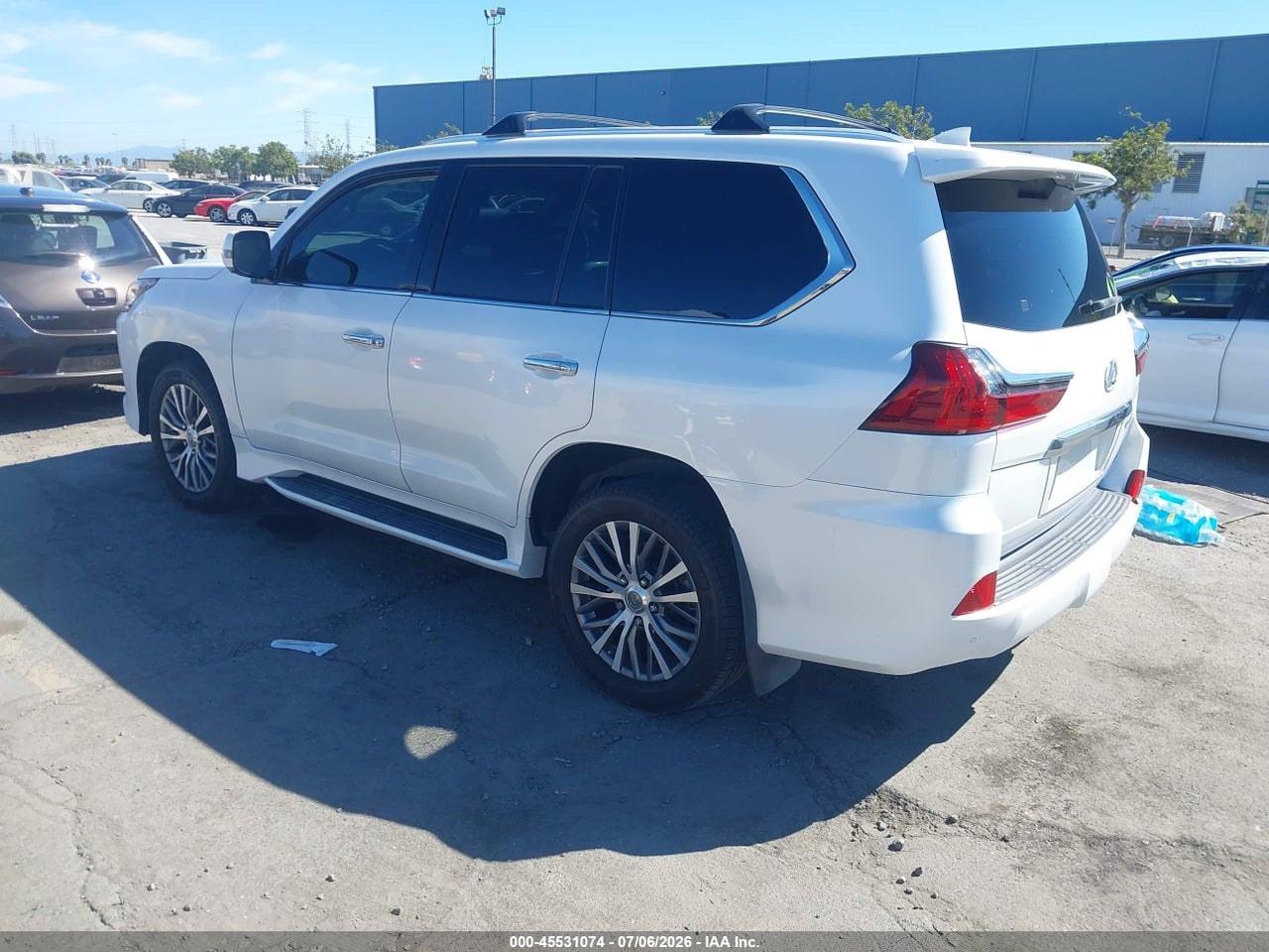 2019 LEXUS LX 570 TWO-ROW · 3/11