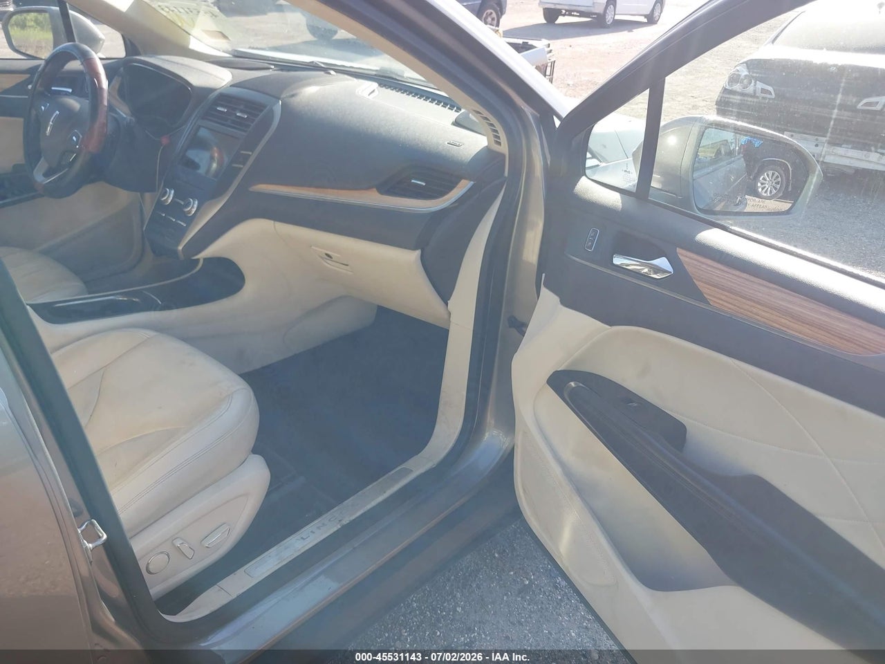 2016 LINCOLN MKC SELECT · 5/11