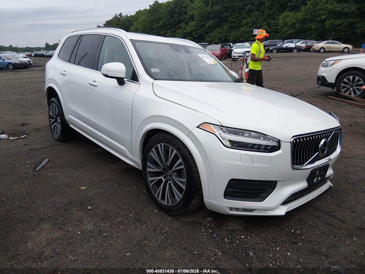YV4A221K5L1****** · 2020 VOLVO XC90 T6 MOMENTUM 6 PASSENGER