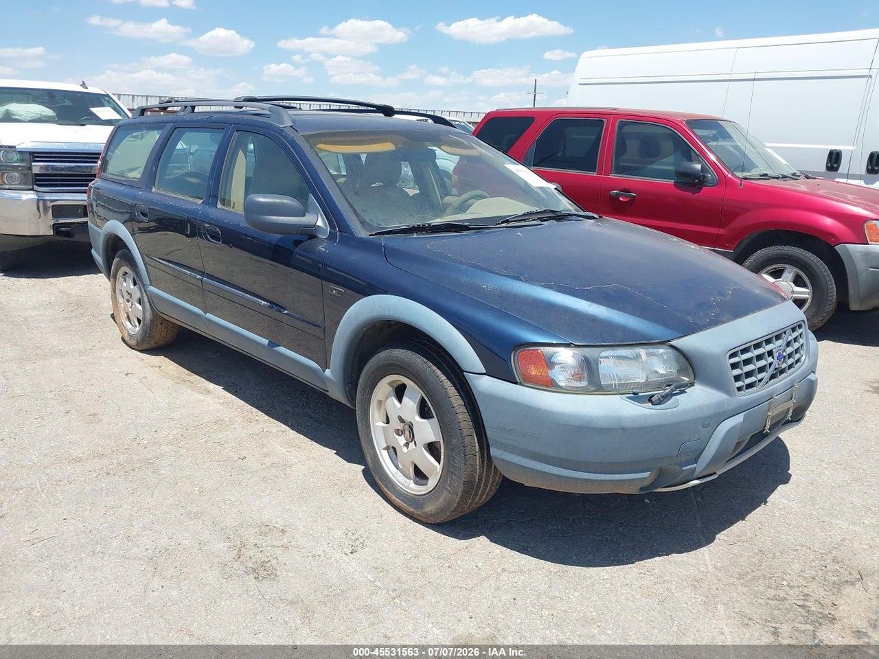 YV1SZ58D511****** · 2001 VOLVO V70 XC