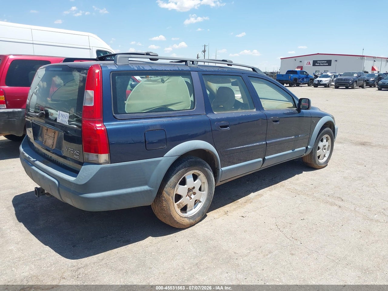 2001 VOLVO V70 XC · 4/11