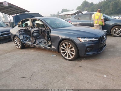 2021 VOLVO S60 T5 MOMENTUM