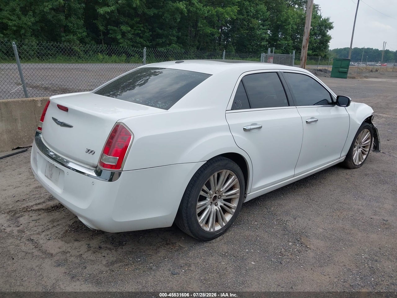 2011 CHRYSLER 300 LIMITED · 4/10