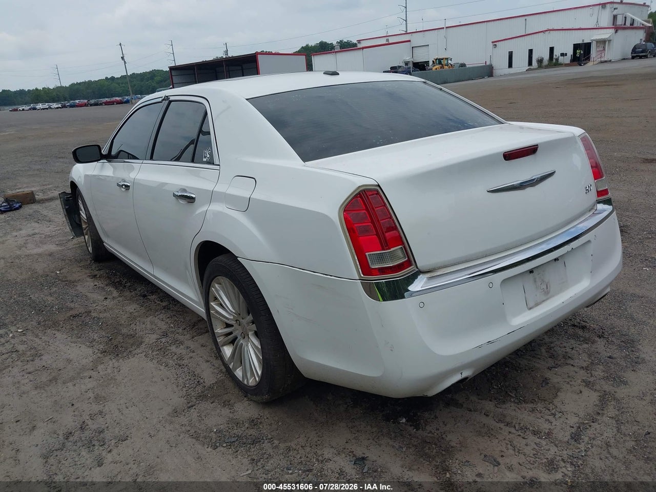 2011 CHRYSLER 300 LIMITED · 3/10