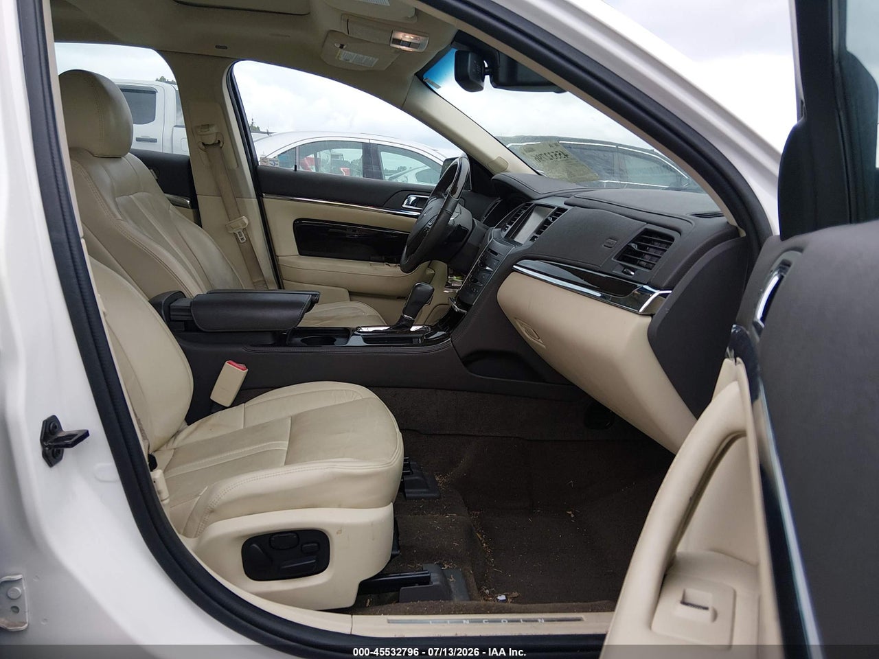2014 LINCOLN MKS   · 5/11