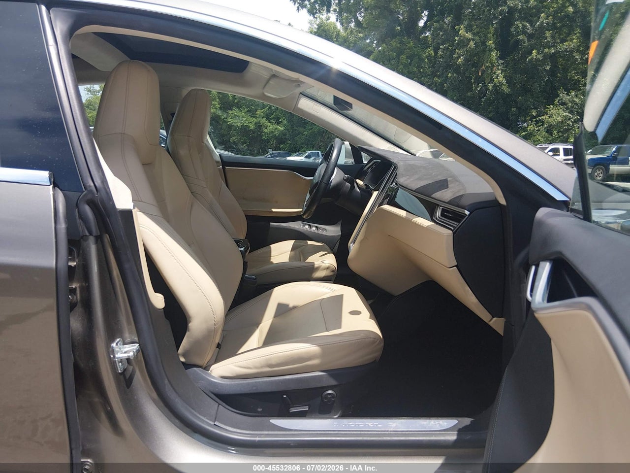 2015 TESLA MODEL S 70D/85D/P85D · 5/11