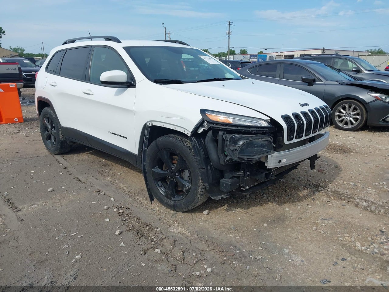 1C4PJMCX8JD****** · 2018 JEEP CHEROKEE LATITUDE 4X4