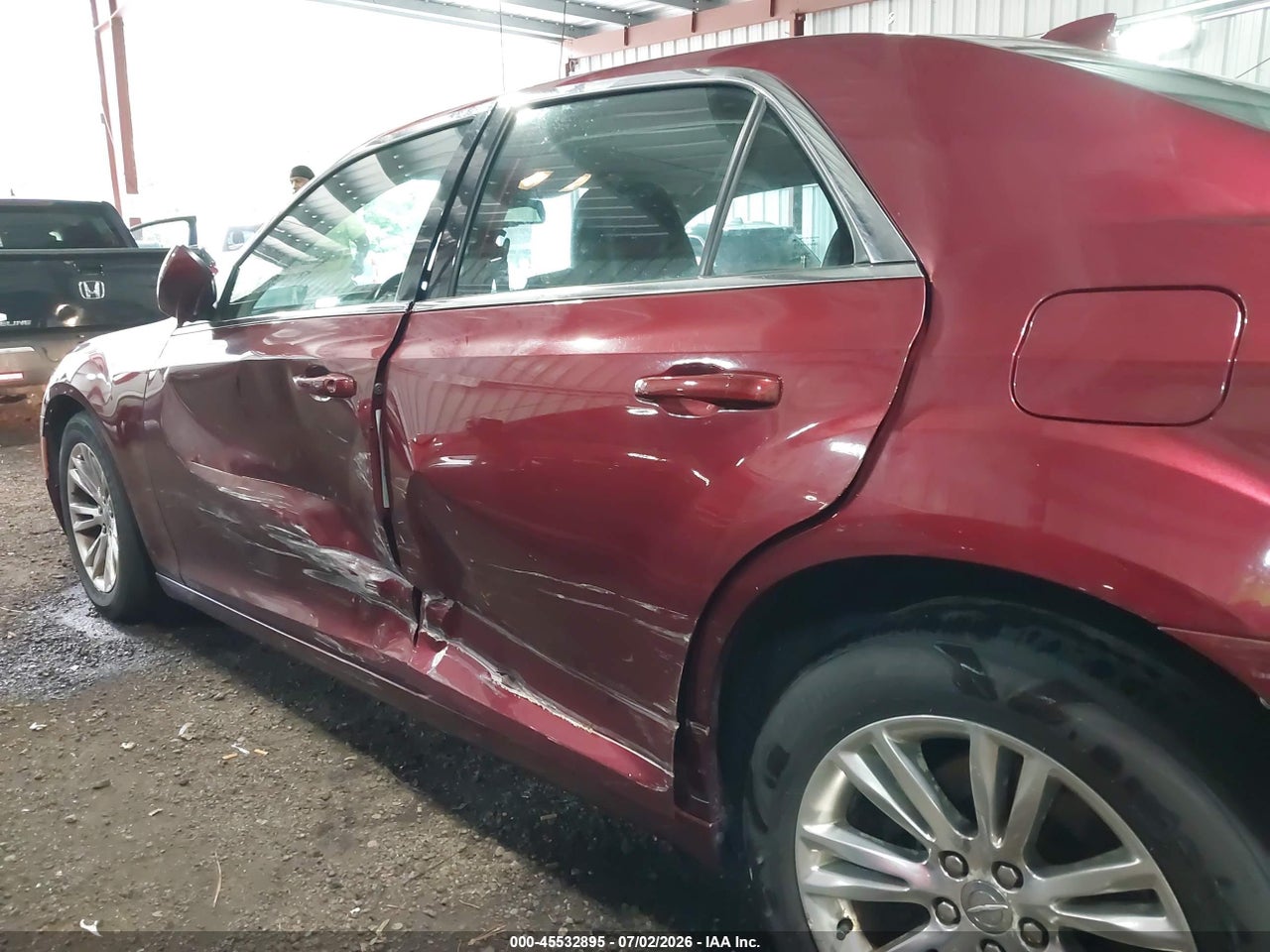 2017 CHRYSLER 300 LIMITED · 6/11