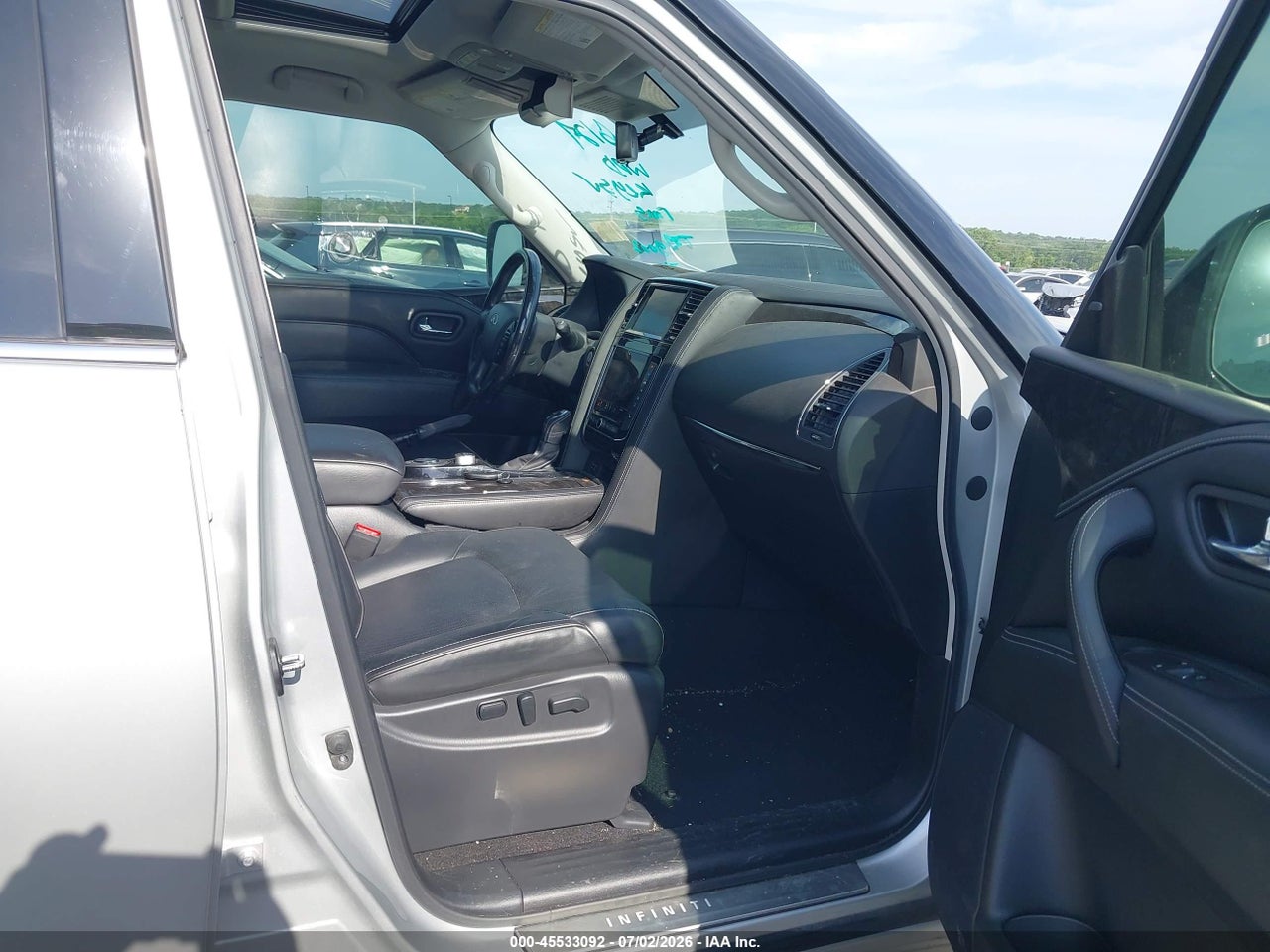 2020 INFINITI QX80 LUXE · 5/11
