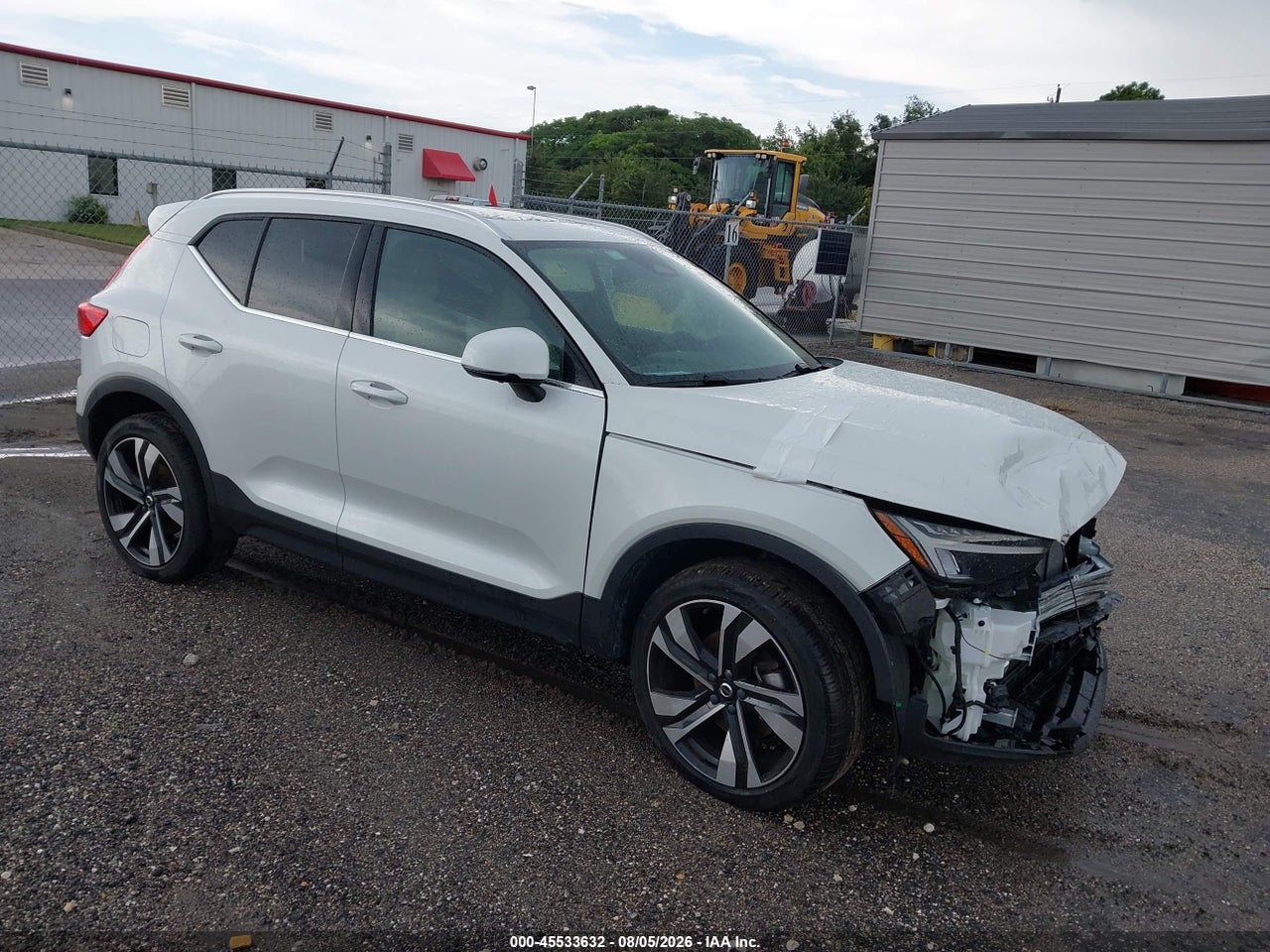 YV4L12UE7R2****** · 2024 VOLVO XC40 B5 PLUS BRIGHT THEME