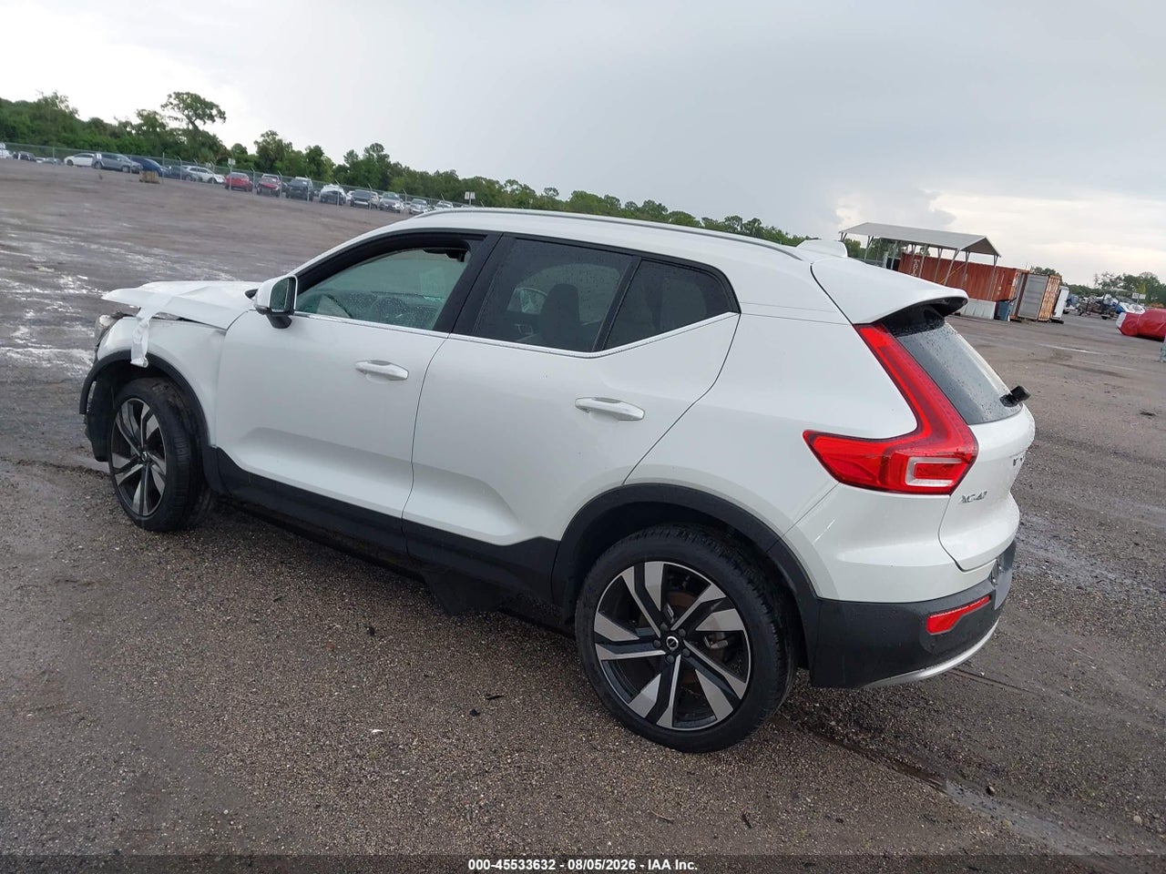 2024 VOLVO XC40 B5 PLUS BRIGHT THEME · 3/11