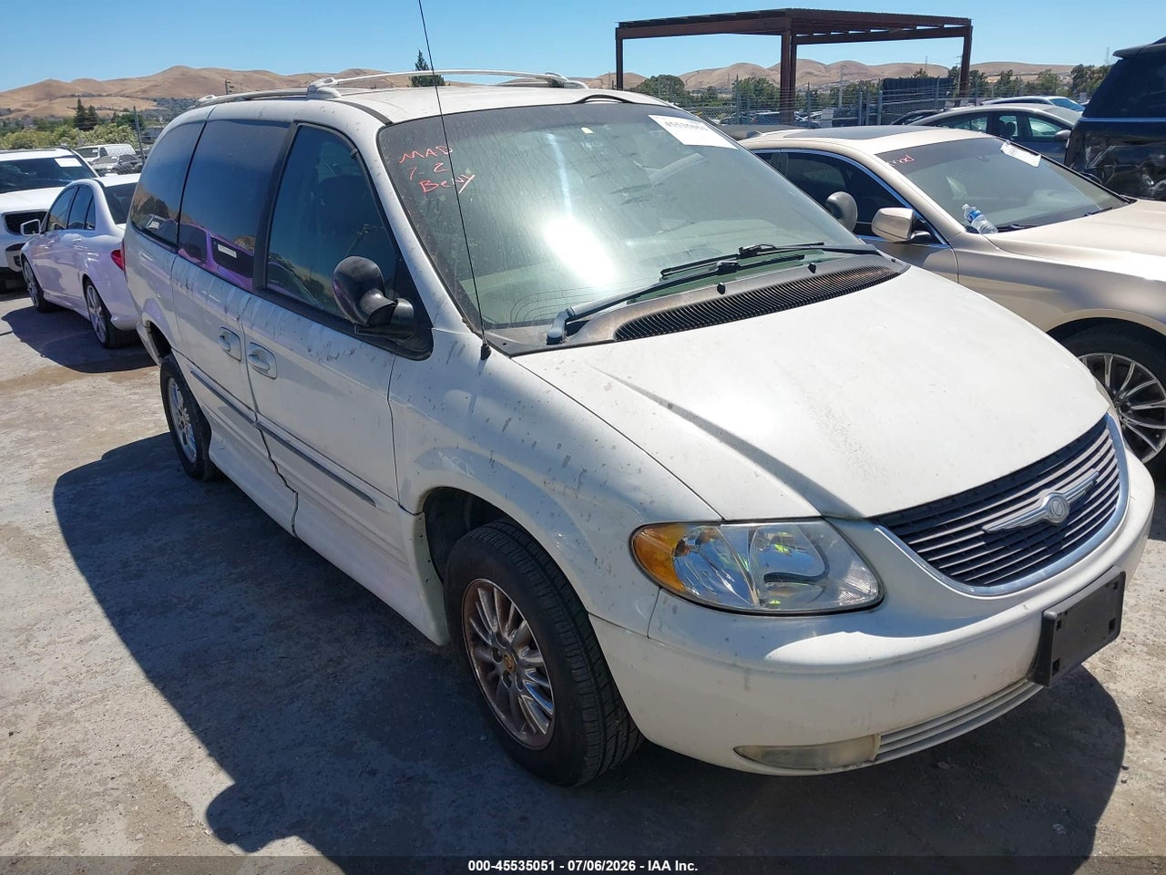 2C8GP64L32R****** · 2002 CHRYSLER TOWN &amp; COUNTRY LIMITED