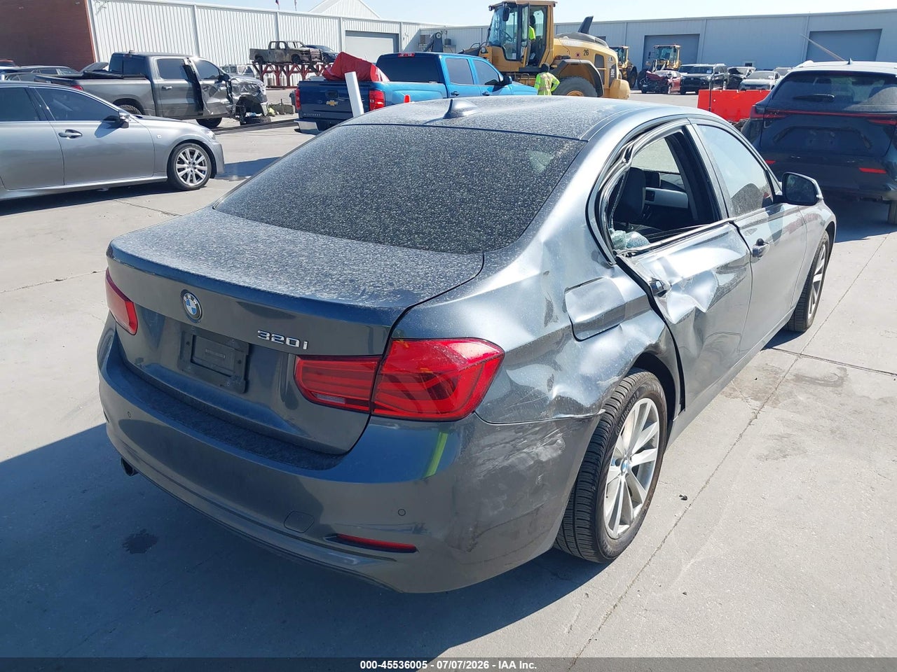 2017 BMW 320I   · 4/11