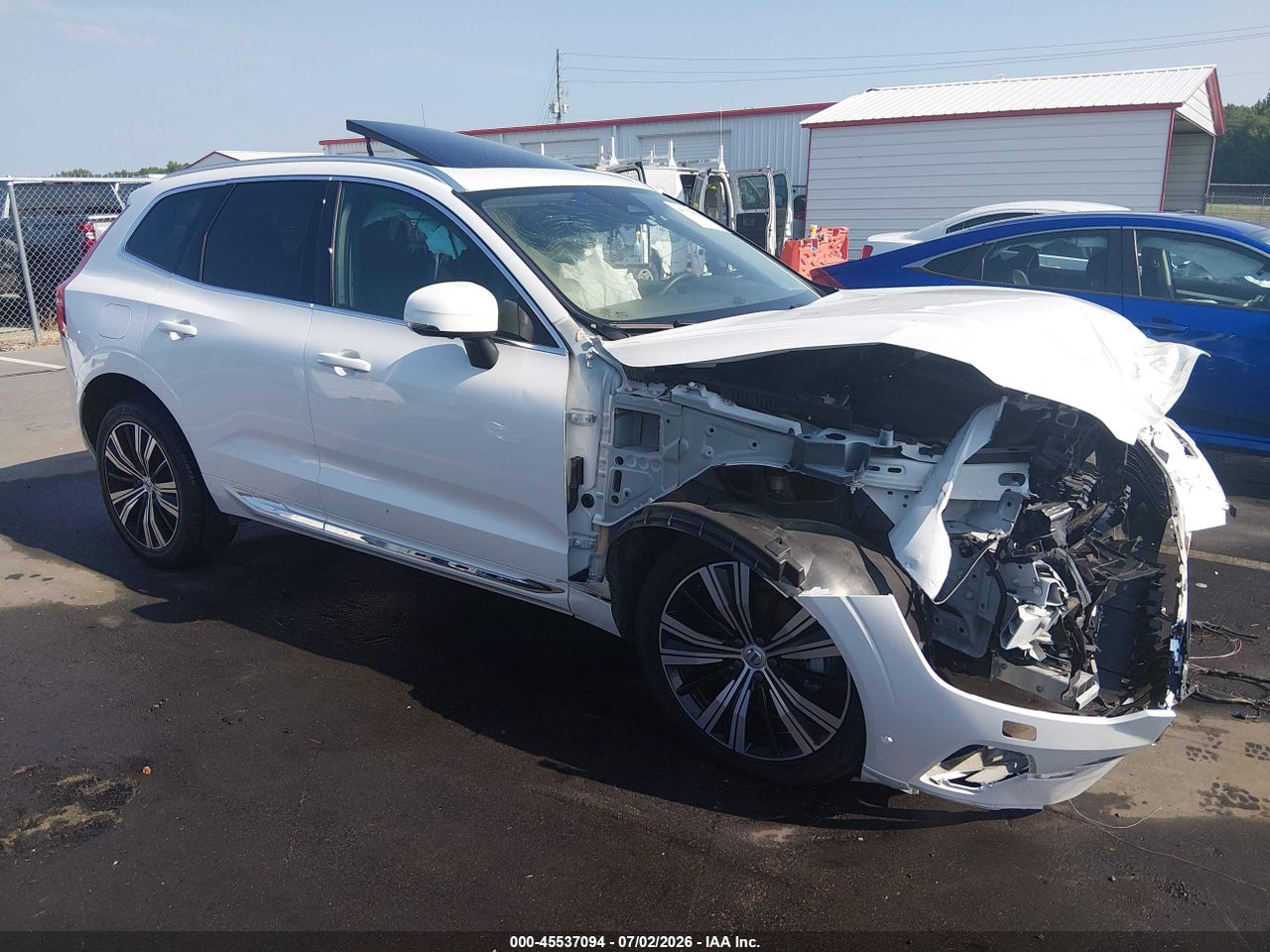 YV4L12DN1P1****** · 2023 VOLVO XC60 B5 PLUS BRIGHT THEME