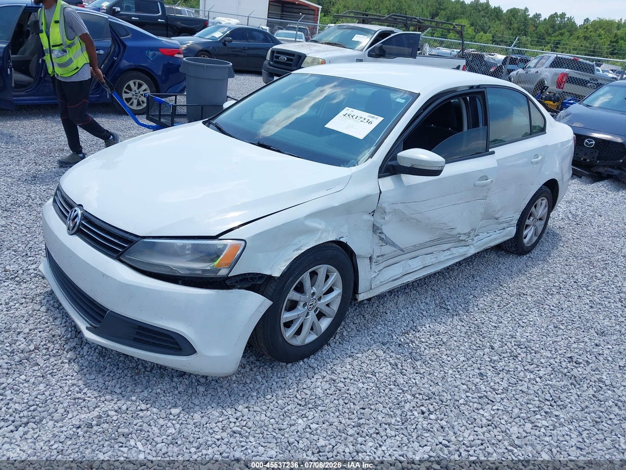 2016 VOLKSWAGEN JETTA 1.4T S · 2/11