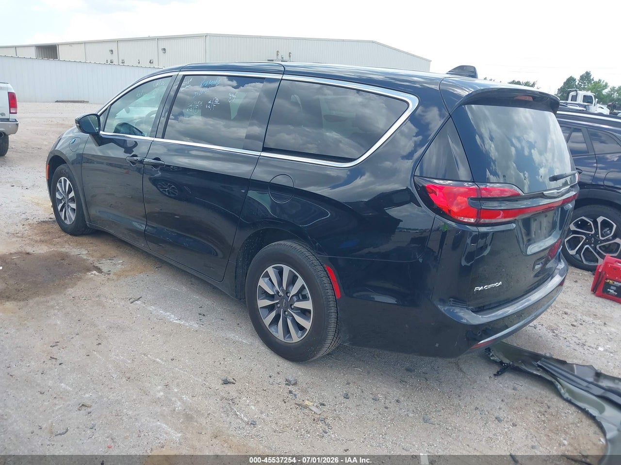 2025 CHRYSLER PACIFICA HYBRID SELECT · 3/11