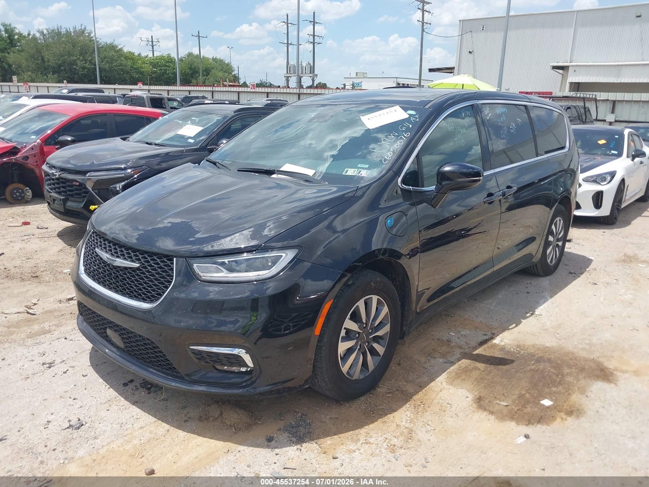 2025 CHRYSLER PACIFICA HYBRID SELECT · 2/11