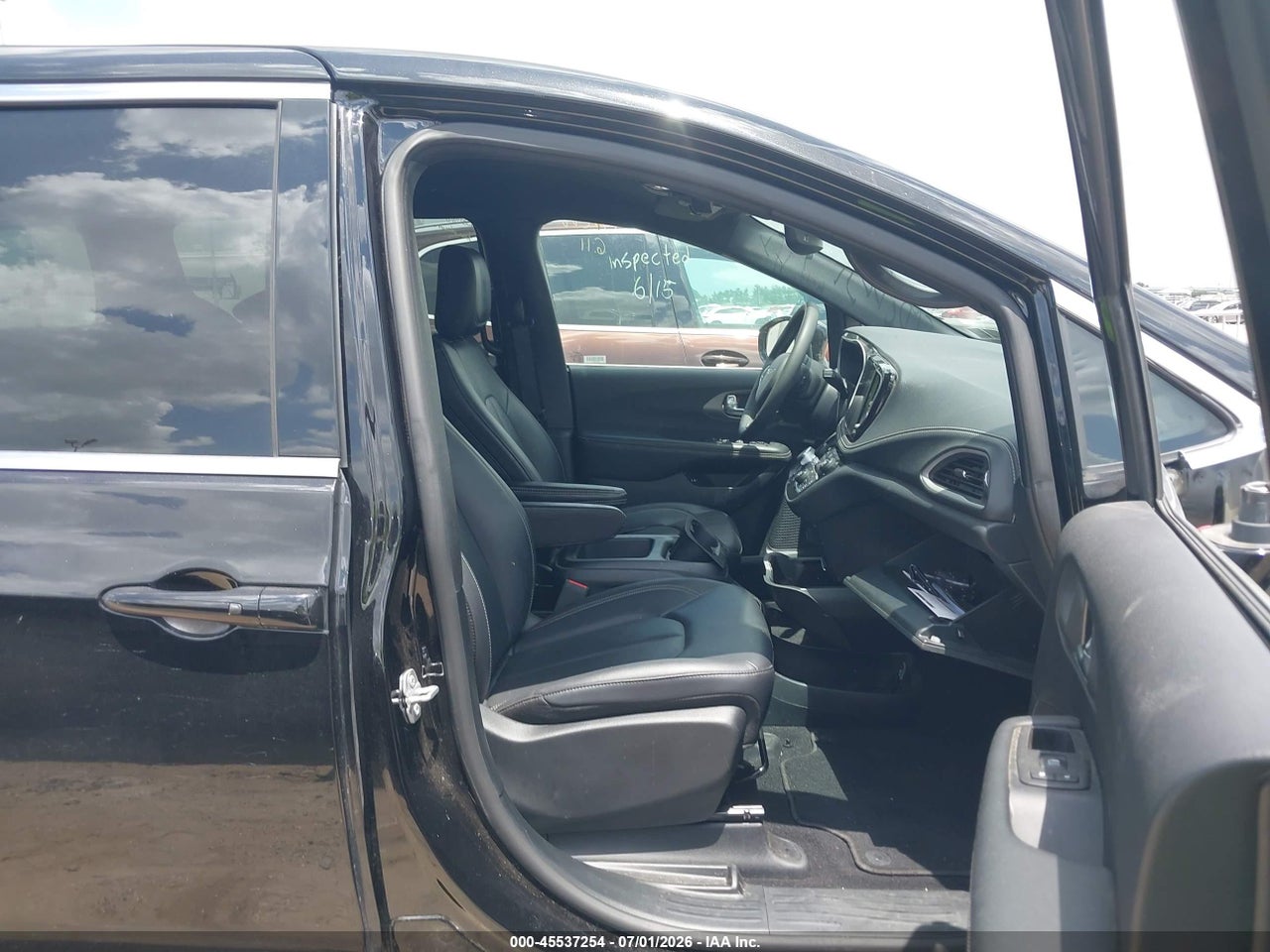 2025 CHRYSLER PACIFICA HYBRID SELECT · 5/11