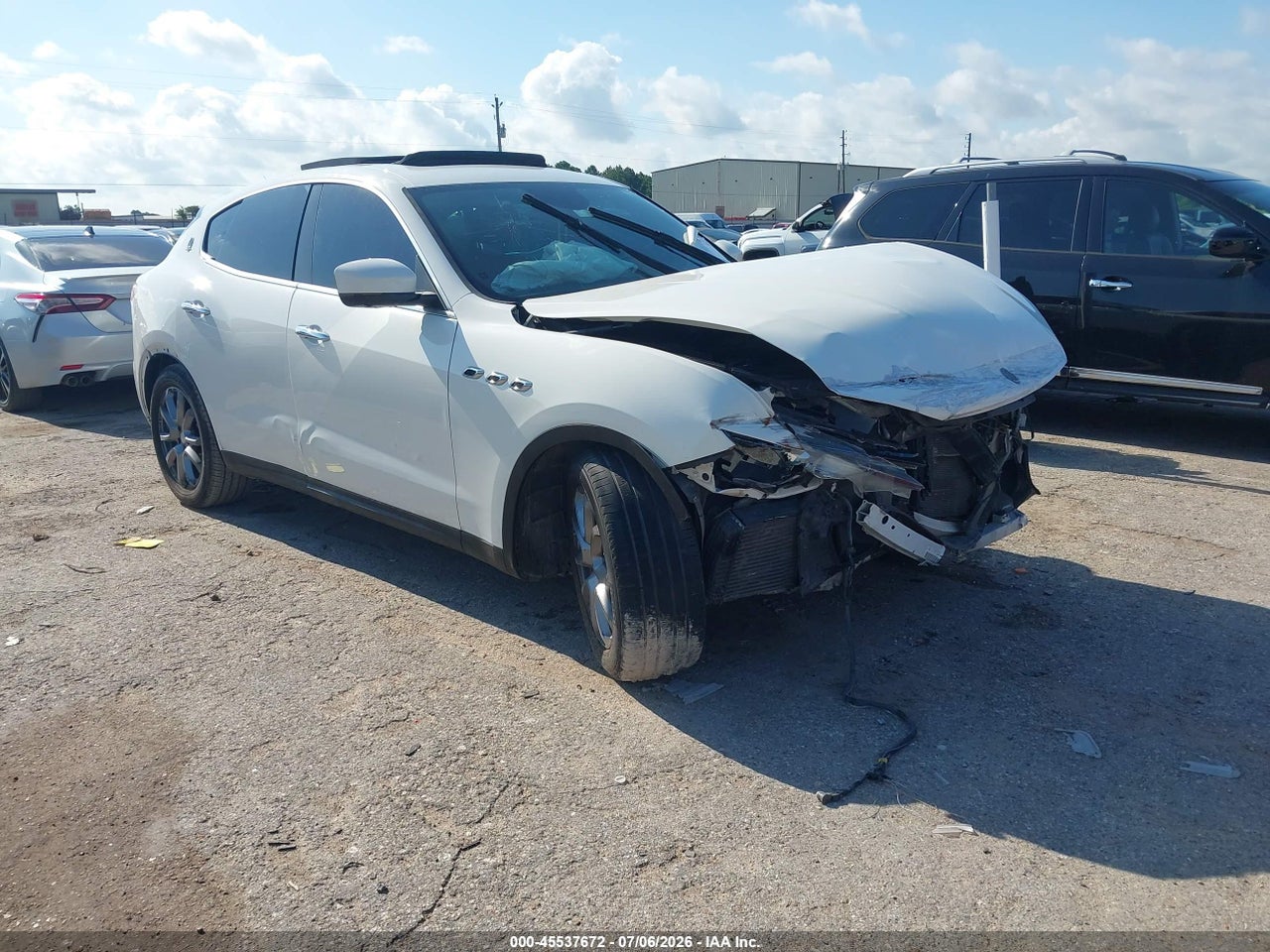 ZN661XUA5JX****** · 2018 MASERATI LEVANTE