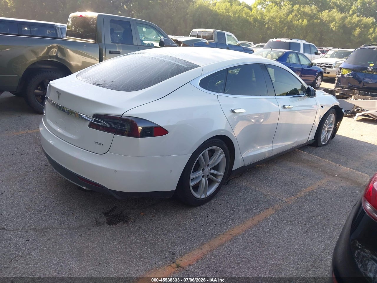 2015 TESLA MODEL S 70D/85D/P85D · 4/11
